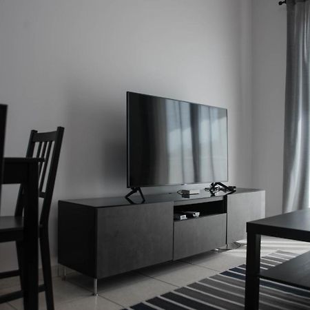 Renovated One Bedroom Apartment In Paphos With Pool 外观 照片