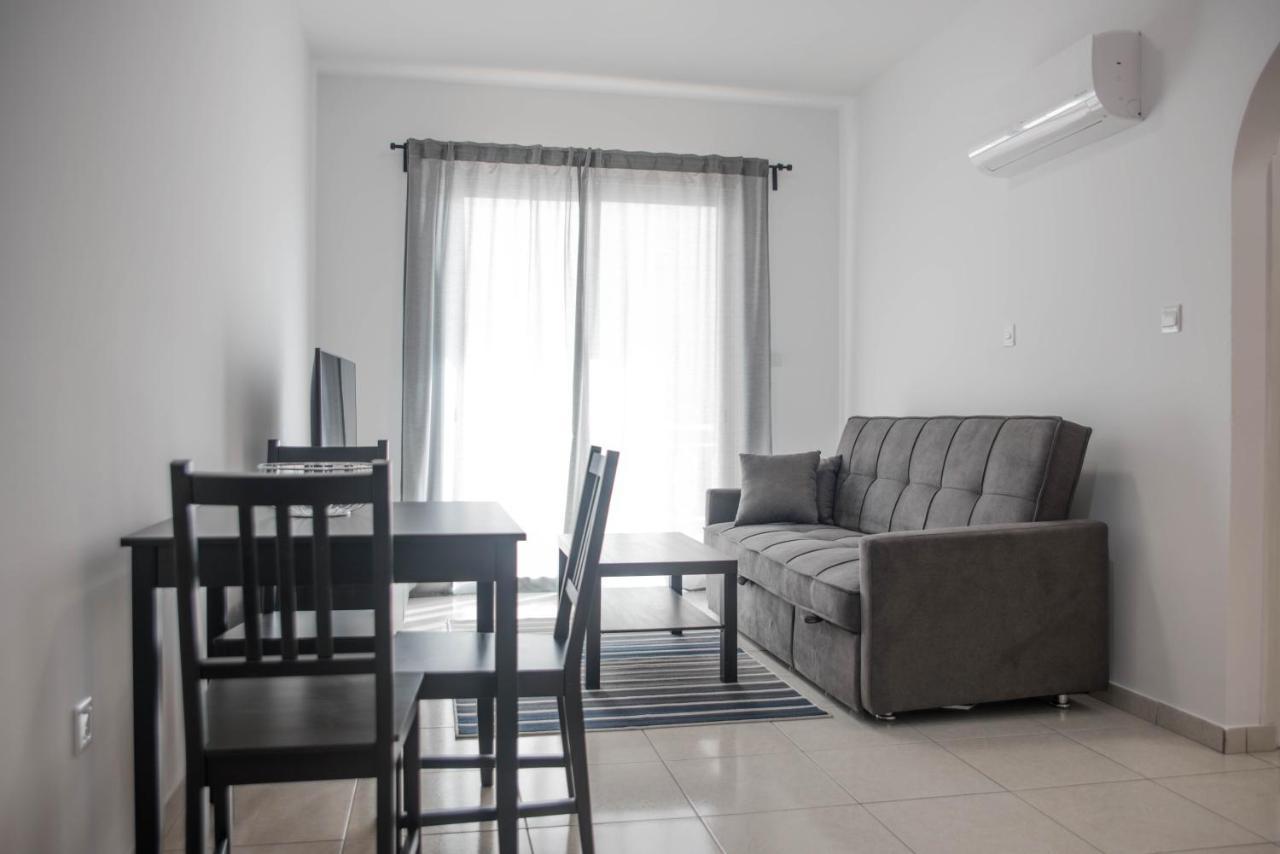 Renovated One Bedroom Apartment In Paphos With Pool 外观 照片