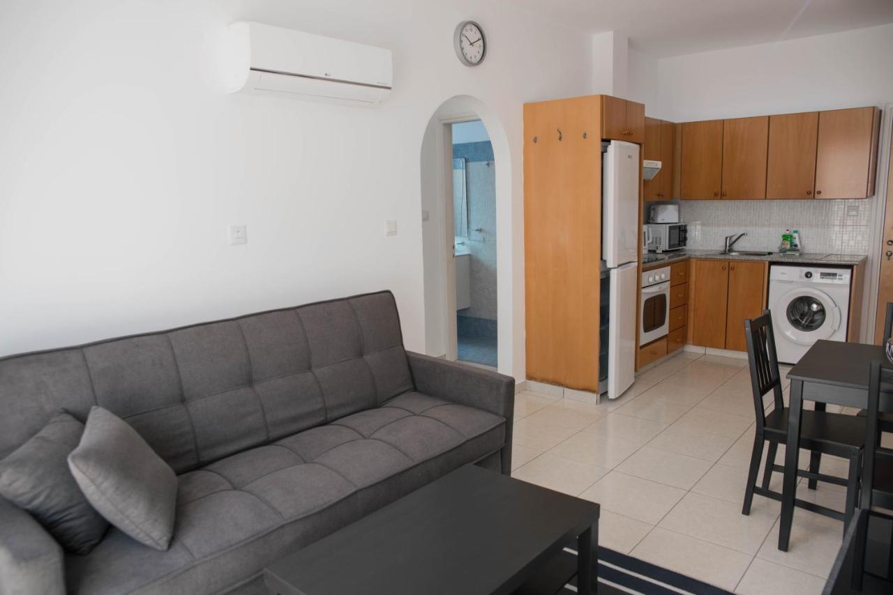 Renovated One Bedroom Apartment In Paphos With Pool 外观 照片